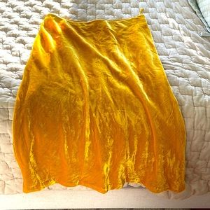 Anthropologie gold velvet bias cut midi skirt sz L NWT